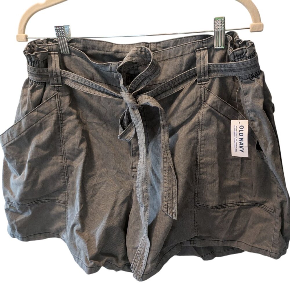 NWT High-Waisted Workwear Shorts -- 4.5-inch inseam